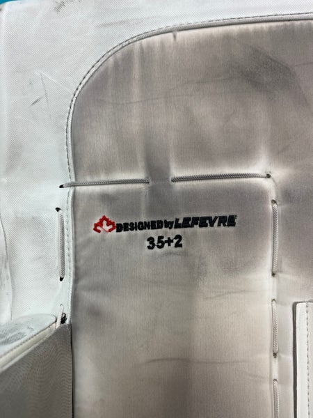 White 35" Senior True Catalyst 7X3 Goalie Leg Pads (Used)