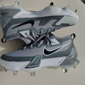 Gray Men's Size M 8.0 (W 9.0) Adult Nike Low Top Metal (New)