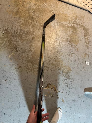 Used Bauer Vapor Hyperlite 2 77 Flex p28 RH