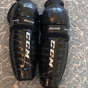 Player shin pads