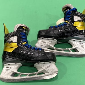 Used Junior Bauer Supreme 3S Hockey Skates Size 3