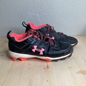Black & Pink Used Youth Women's Under Armour Cleats Molded Cleats 5Y