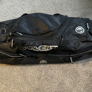 Black Men's Large/Extra Large Maverik Kastle Duffle Bag (Used)