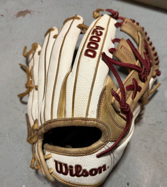 2021 Wilson Right Hand Throw Infield A2000 11.75" (Used)