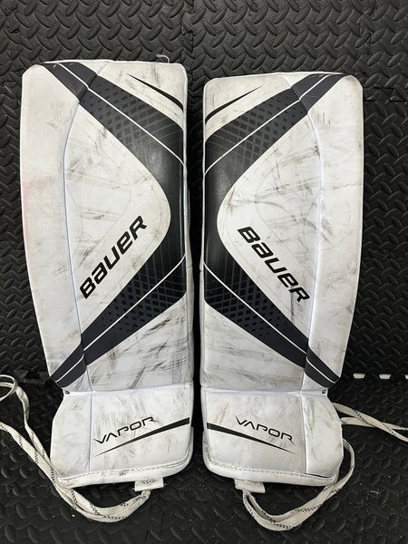 Medium  Bauer Vapor X700 Junior Goalie Pads(Used)
