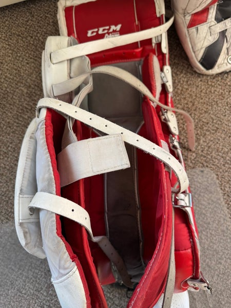 Used 31+1” CCM Extreme Flex 500 Leg Pads
