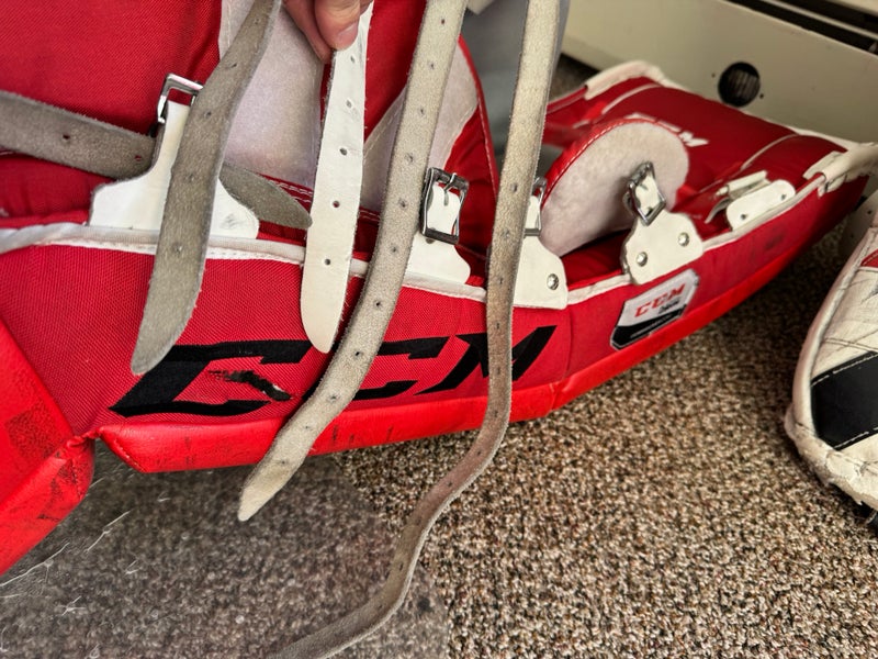 Used 31+1” CCM Extreme Flex 500 Leg Pads