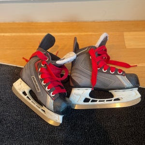 Youth Used Bauer Vapor X30 Hockey Skates 11Y