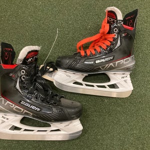 Intermediate Bauer Vapor 3X Hockey Skates|  Size 4 Fit 3