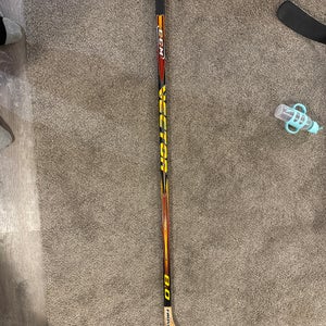 Ccm vector 8.0 2 piece hockey stick