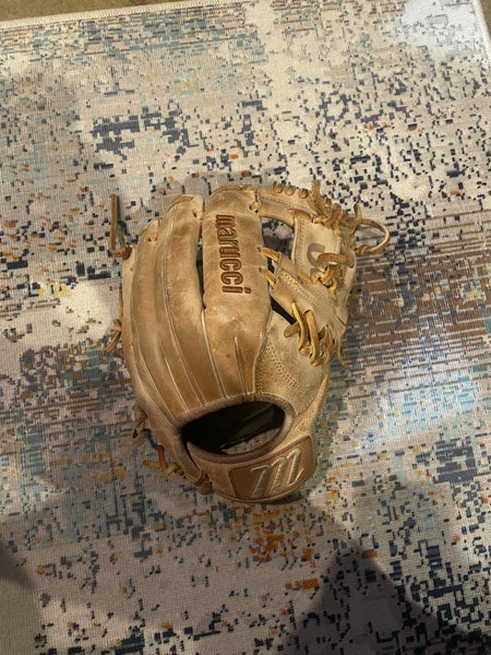 Brown marucci glove