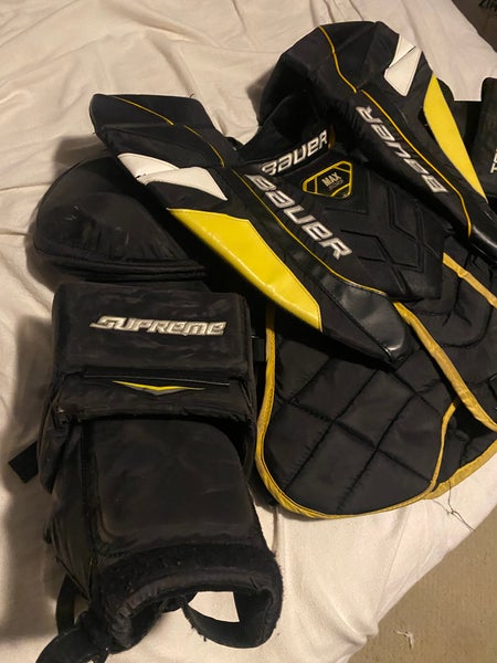 Small  2022 Bauer Supreme 1S  (Used)