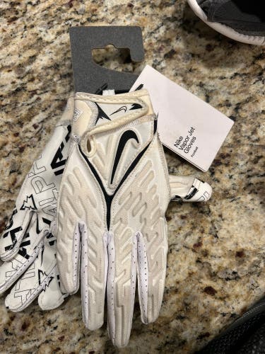 NWT-  Nike Vapor Jet 7.0 Football Gloves