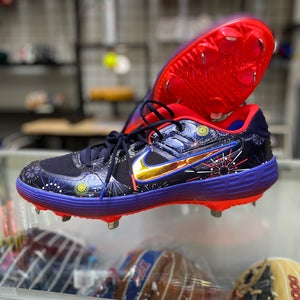 Men's Size M 14.0 (W 15.0) Nike (New)