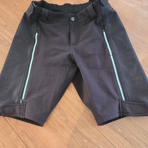 Men's Adult Medium SYNC race shorts (Used)