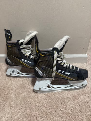 CCM Size 7 Tacks Vector Hockey Skates