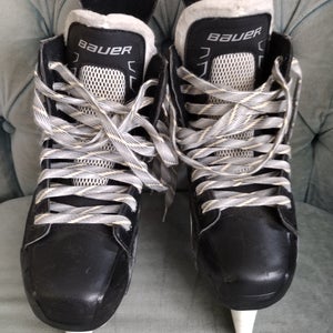 Bauer Supreme 160 Hockey Skates Regular Width Size 5.5