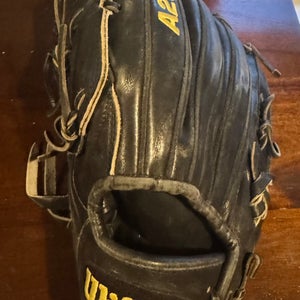 Wilson Left Hand Throw First Base A2000 11.75" (Used)