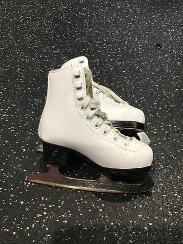 Used Winnwell Regular Youth 08.0 Ice Skates Figure Junior Skates 11771-s000013818