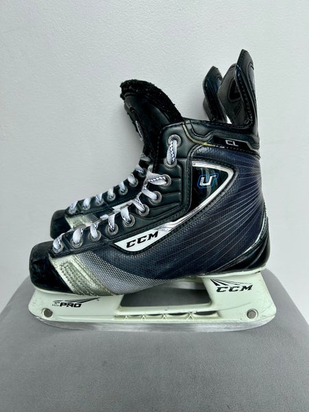 CCM U+ CL Crazy Light Junior Ice Hockey Skates Size 5 D Fits 6.5 US Shoe