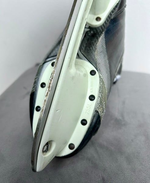 CCM U+ CL Crazy Light Junior Ice Hockey Skates Size 5 D Fits 6.5 US Shoe