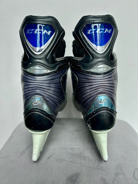CCM U+ CL Crazy Light Junior Ice Hockey Skates Size 5 D Fits 6.5 US Shoe