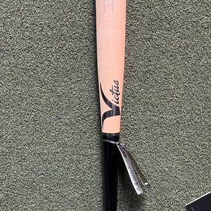 Victus Tatis21 Bat (-3) 30 oz 33" (New)