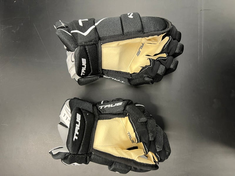 True Catalyst 5X3 11" Black Hockey Gloves (New)