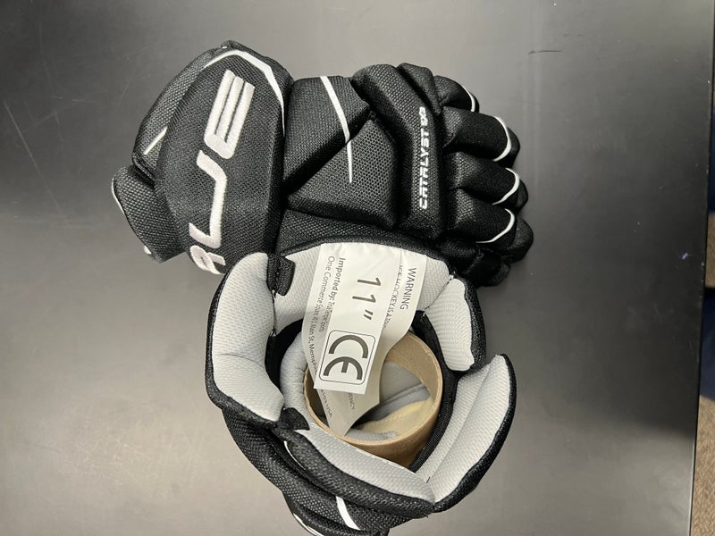 True Catalyst 5X3 11" Black Hockey Gloves (New)