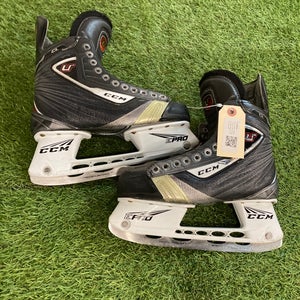 CCM U+ Crazy Light Hockey Skates | Size 6 (Used)