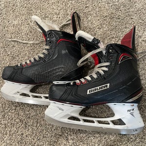 Bauer Vapor X700 Regular Width  Size 6.5 (Used)