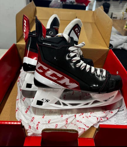 New Senior CCM Regular Width  7 JetSpeed FT4 Hockey Skates