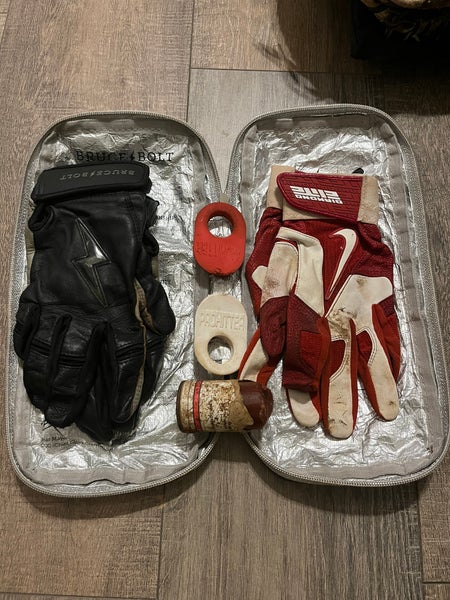 Bruce Bolts/ Nike gloves