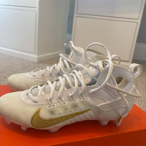 White Women's Size M 7.5 (W 8.5) Nike Low Top Huarache 9 Elite Low (New)