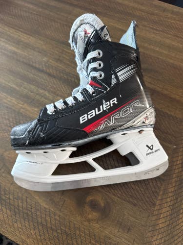 2024 Bauer Vapor X Shift Pro Extra Wide Width Size 2 (Used)