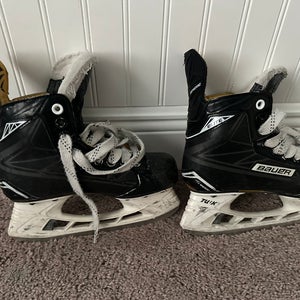 Bauer Supreme Elite Regular Width Size 2.5 (Used)