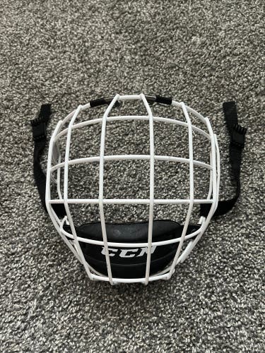 CCM FM580 Full Cage Sr Med