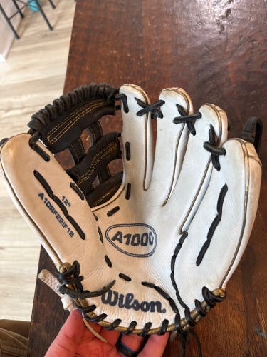 Wilson Right Hand Throw  A1000 12" (Used)