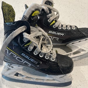 Bauer Vapor 3X Regular Width Size 2.5 (Used)