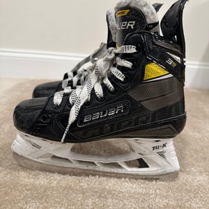 Bauer Supreme 3S Pro Hockey Skates Regular Width Size 3 (Used)