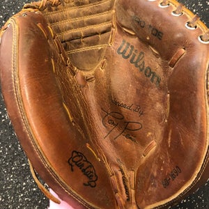 Wilson Right Hand Throw Catcher's 90-1690 Baseball Glove 32" (Used)