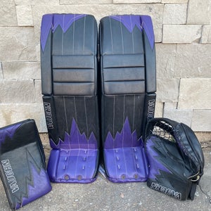 Vaughn Velocity V9 Pro Stock Goalie Pad and Glove Set STARRETT 88163