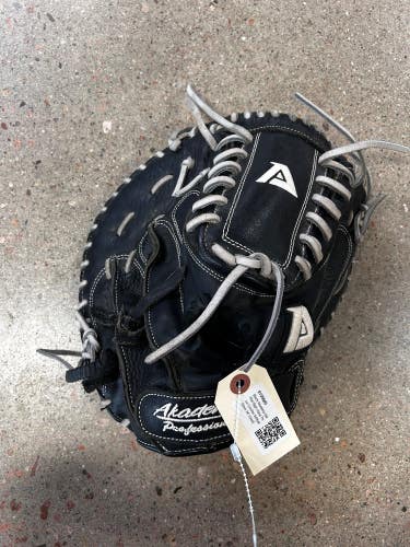 Black Akadema AMP66 Praying Mantis Right Hand Throw Catcher Softball Glove 34" (Used)