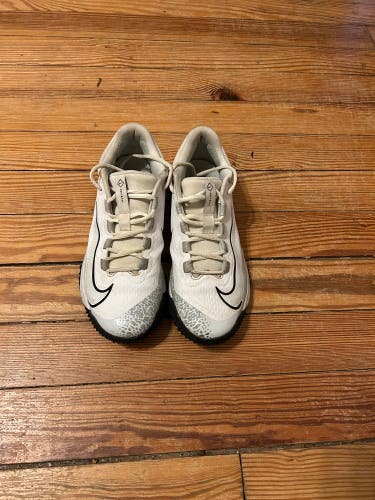 White Women's Size M 9.0 (W 10.0) Nike Low Top Turf Cleats (Used)