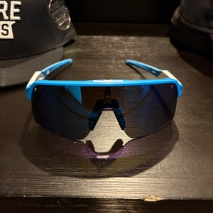 Oakley™ Sutro Lite OO9463 946366 139 - Matte Sky Blue/Matte White