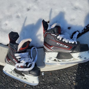 CCM JetSpeed Control Hockey Skates Regular Width 7.5 (Used)