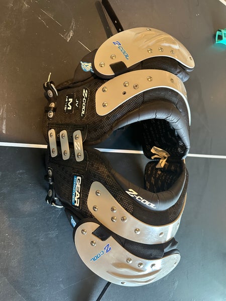 Medium Adult Gear Pro Tec Z-Cool Shoulder Pads (Used)