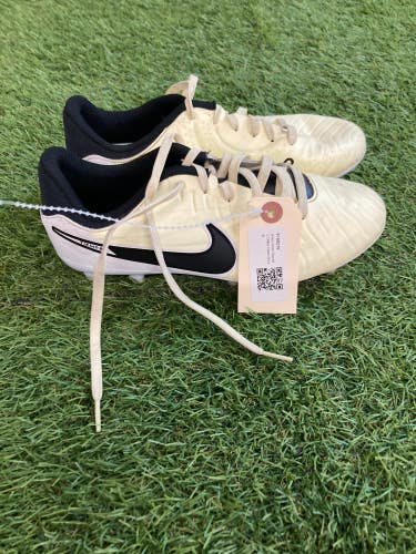 Nike Tiempo Legend 10 Cleats | Youth 5
