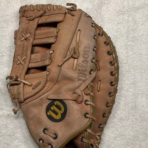 Wilson Right Hand Throw First Base A2854 Baseball Glove 13.5" (Used)