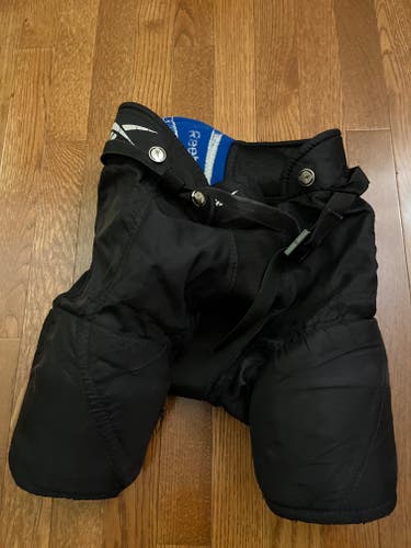 Youth Medium Reebok XTK Hockey Pants (Used)